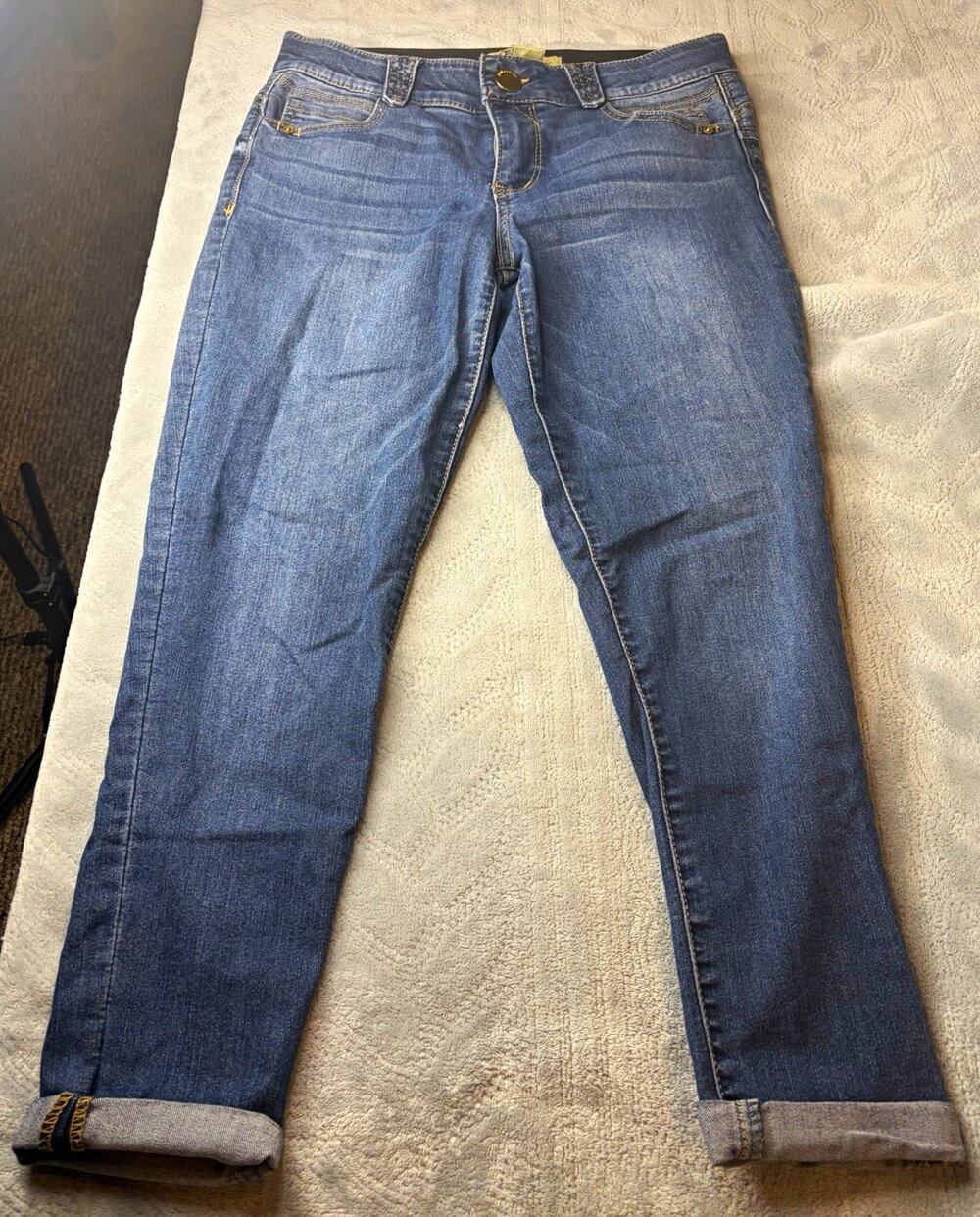 Democracy Jeans Womens Size 6 Ab solution Girlfriend Slim Medium Wash Cuff Denim